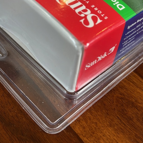 NEVER OPENED SANDISK DIGITAL AUDIO PLAYER - 256 MB - Picture 10 of 12